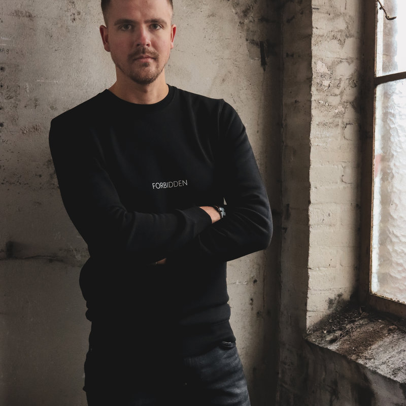 Classic sweater - black/white color