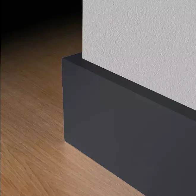 Black Lacquered Skirting Board 9005