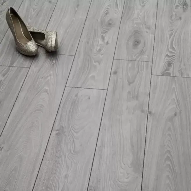 Kronotex D3900 Summer Oak Grey XL Laminate