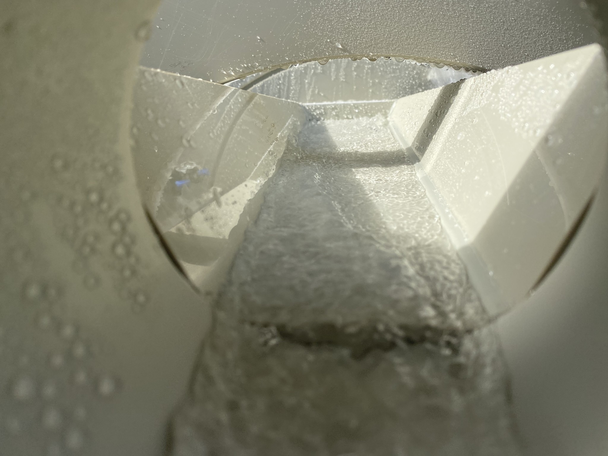 Spoelsysteem voor de goot nu standaard!