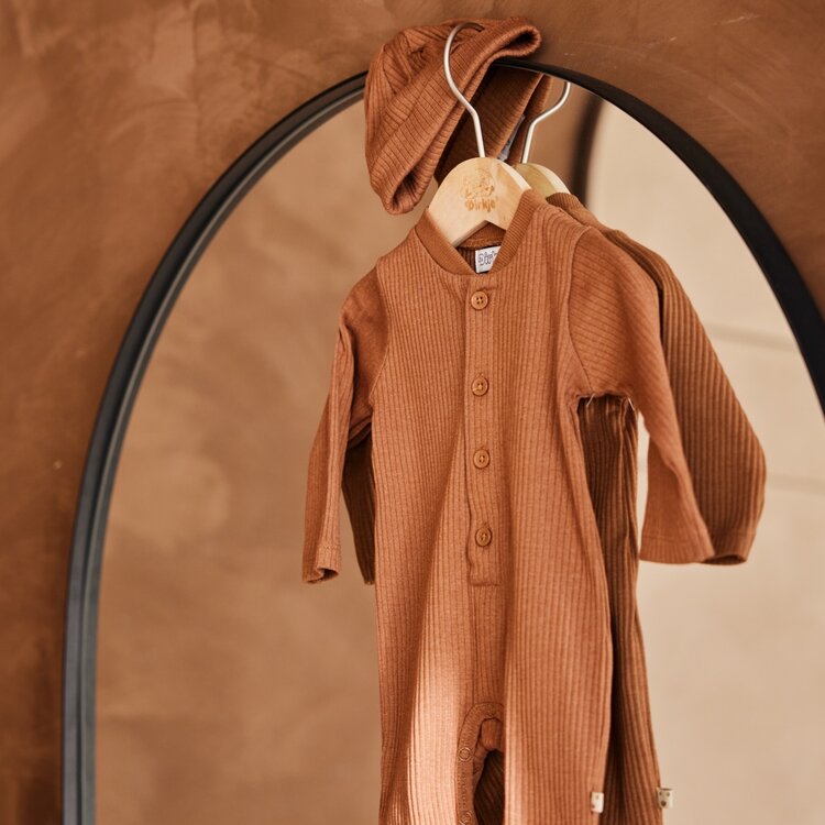 DIRKJE BABY JONGENS BOXPAKJE+MUTSJE BRUIN