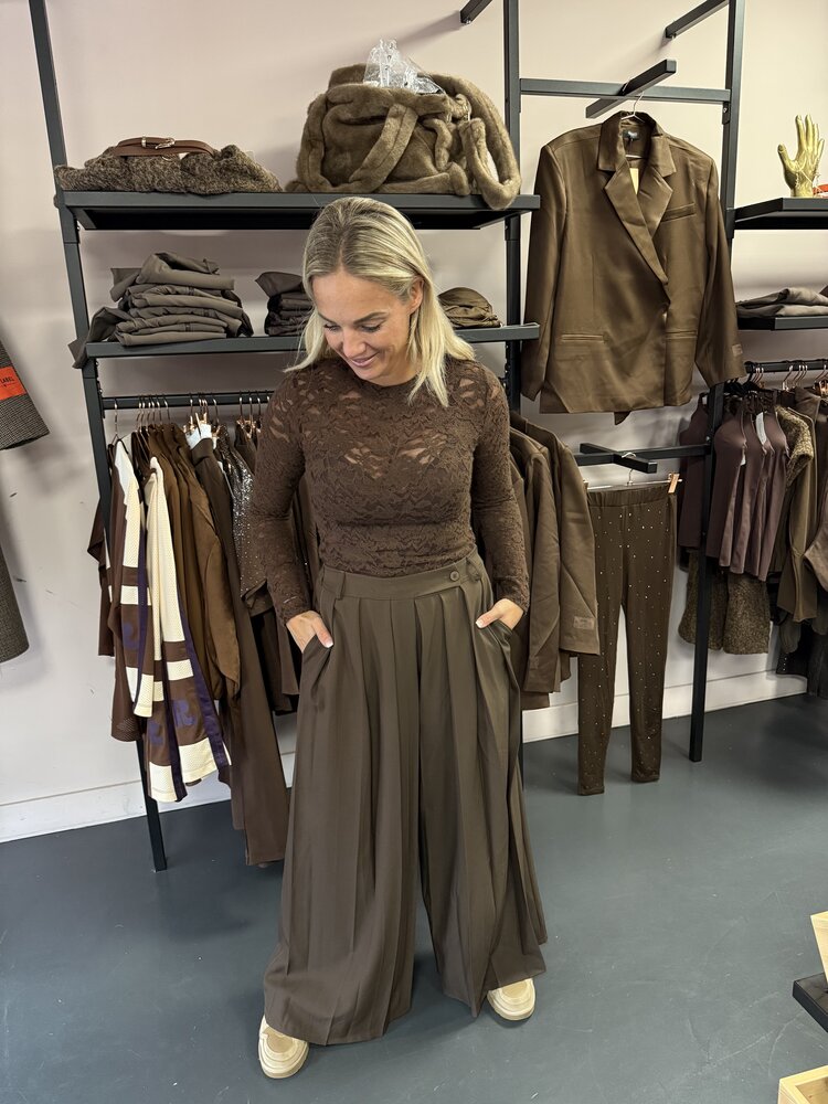 DAMES TOP BLOEMEN BRUIN