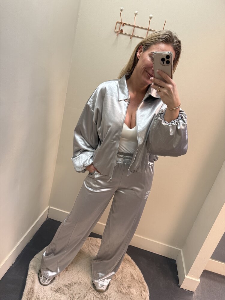 REFINED DEPARTMENT REFINED DEPARTMENT OVERSIZED BOMBER DIA