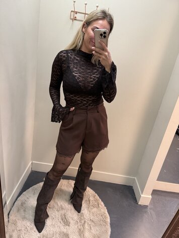 DAMES SHORT KANT BRUIN