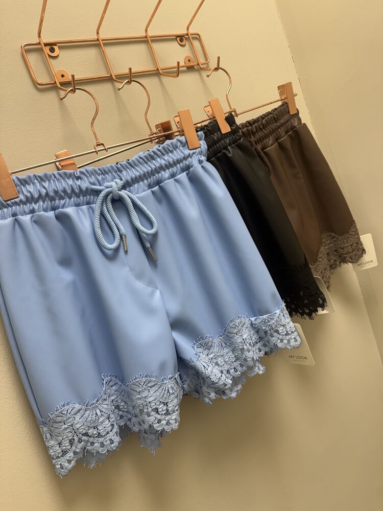 DAMES PU-SHORT KANT BLAUW