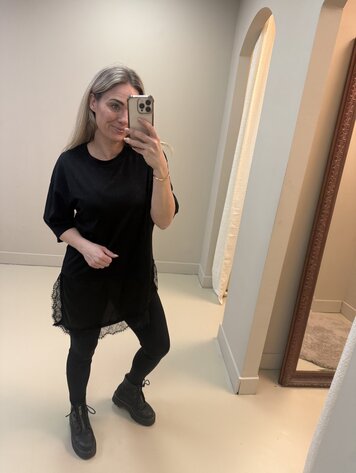 DAMES T-SHIRT KANT LANG ZWART