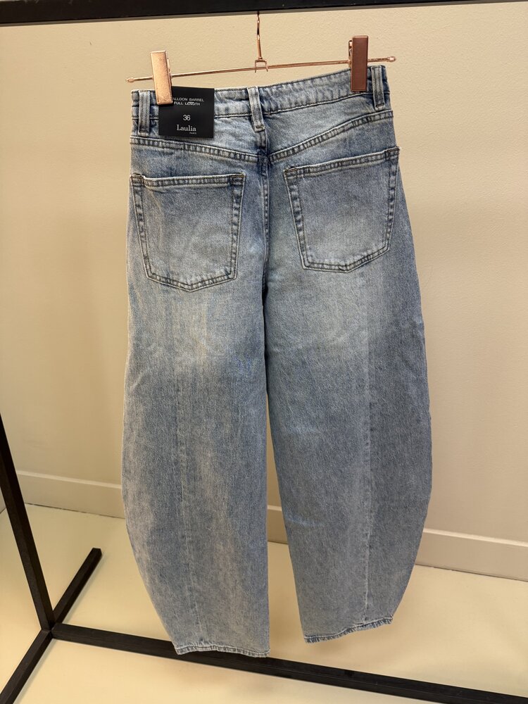 BALLOON BARREL JEANS