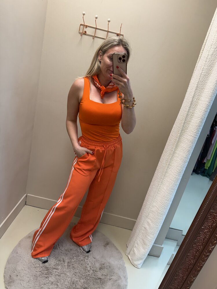 TOP VIERKANT HALS ORANJE