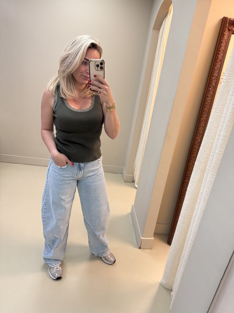 QUEEN HEARTS BARREL JEANS 3717