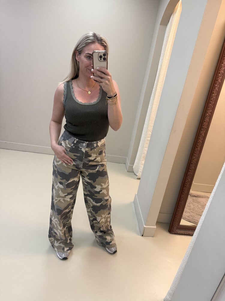 QUEEN HEARTS CAMOUFLAGE STRIGHTLEG