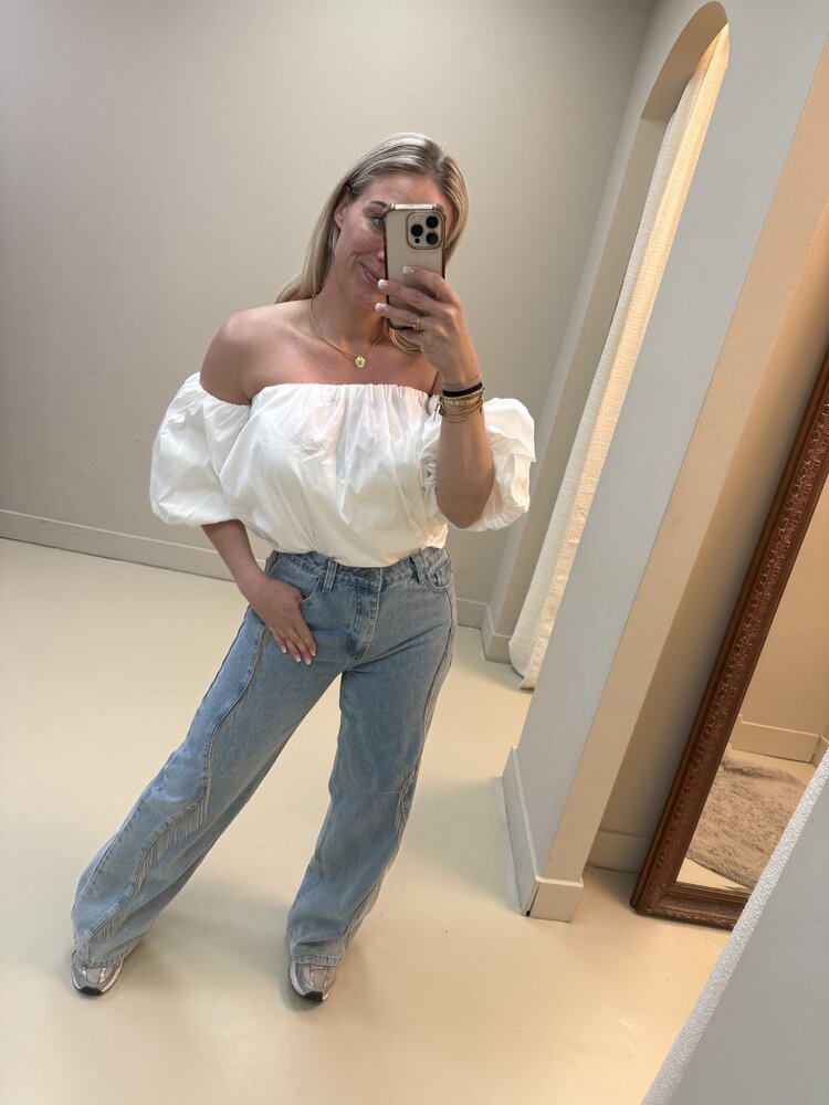 OFF SHOULDER TOP WIT