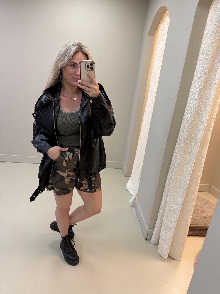 SHORT CAMOUFLAGE