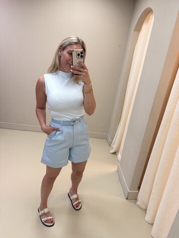PANTALON SHORT LIGHT BLUE