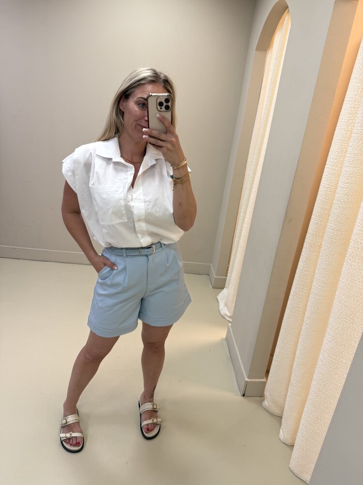 PANTALON SHORT LIGHT BLUE