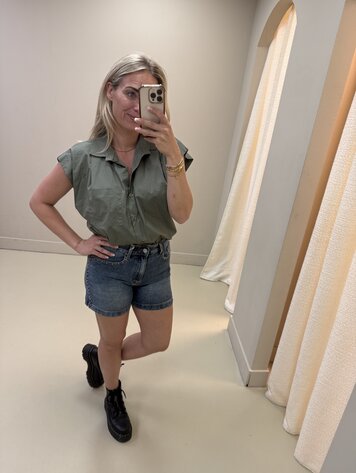 DEMIN SHORT STUD