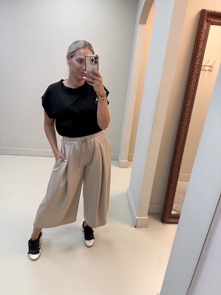 BERMUDA JOG PANTS