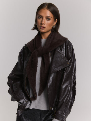 REFINED DEPARTMENT REFINED DEPARTMENT TRIANGLE SCARF SAAR