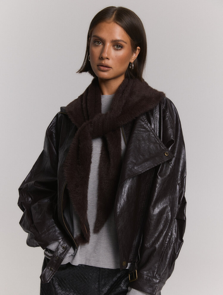 REFINED DEPARTMENT REFINED DEPARTMENT TRIANGLE SCARF SAAR
