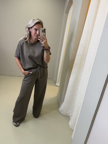 COMFY SET STUDS