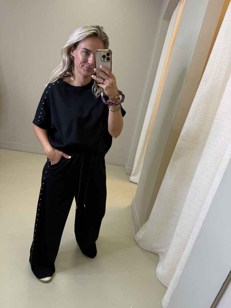 COMFY SET STUDS