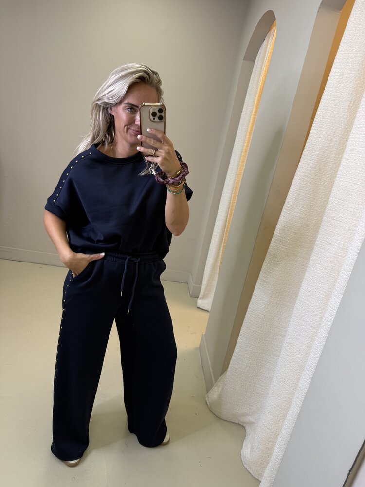 COMFY SET STUDS