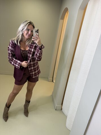 PU SHORT BORDEAUX ROOD