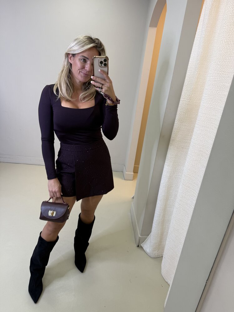 SKORT BURGENDY DIAMOND