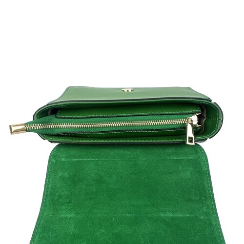 Groene handtas in twee soorten leer met grote goudkleurige gesp