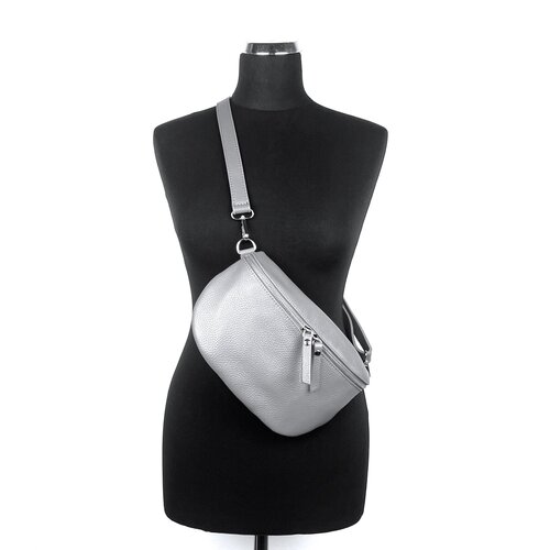 Zwart leren heuptasje / crossbodytas / schoudertas Zwart leren heuptasje / crossbodytas / schoudertas