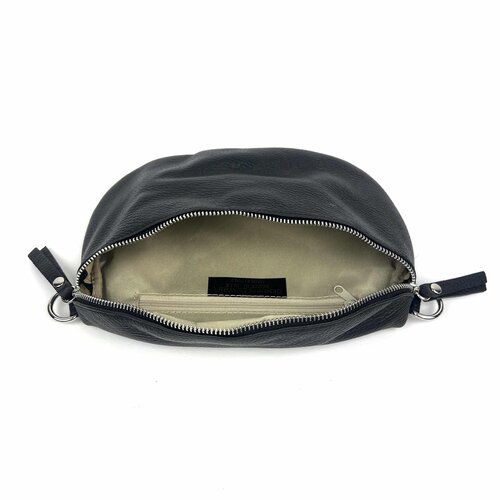 Zwart leren heuptasje / crossbodytas / schoudertas Zwart leren heuptasje / crossbodytas / schoudertas