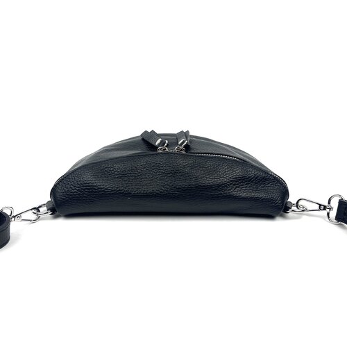 Zwart leren heuptasje / crossbodytas / schoudertas Zwart leren heuptasje / crossbodytas / schoudertas