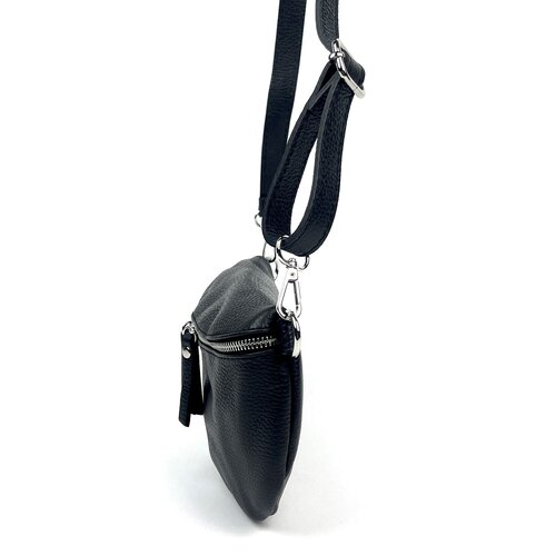 Zwart leren heuptasje / crossbodytas / schoudertas Zwart leren heuptasje / crossbodytas / schoudertas