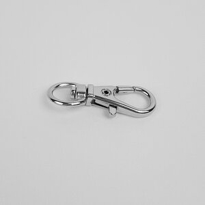 Zilverkleurige clip/ musketonhaak Elga