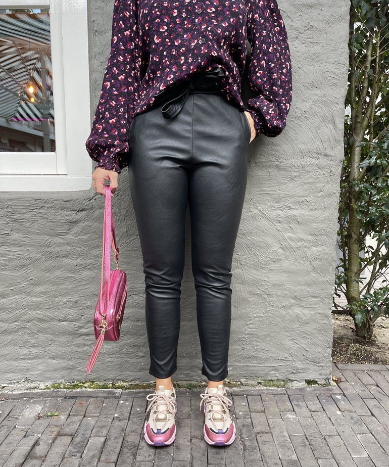 Ontwapening De lucht omzeilen Broek PU Leather met Strik - Black - Color Club Breda