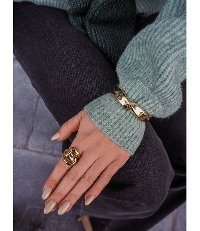 Black Colour Mirabel Bracelet - Gold