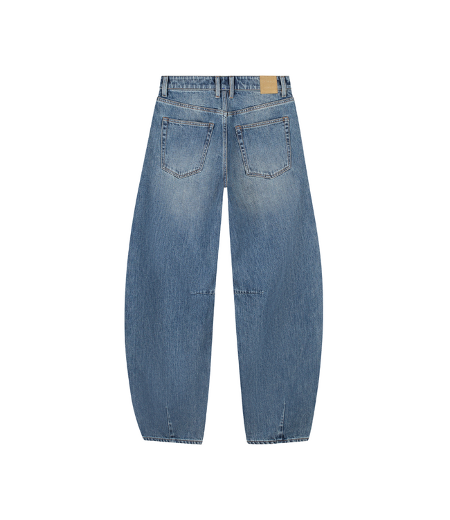 Catwalk Junkie Bold Barrel Fit Jeans - Medium Blue