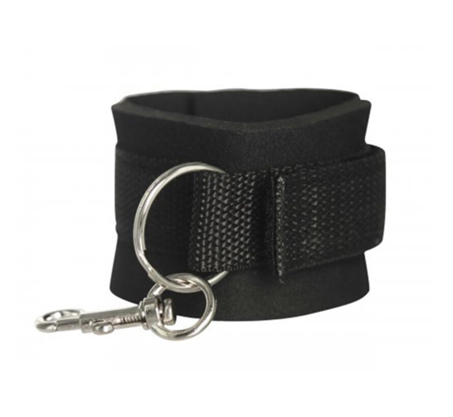 Stay Put Hogtie Met Boeien