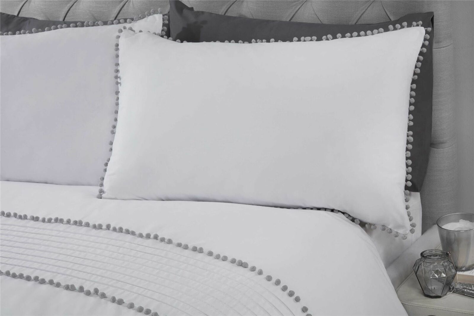 Inspired dekbedovertrek Pom Pom luxe wit - blended katoen