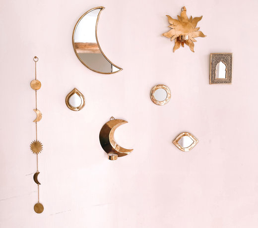 Mirrors and walldecoration