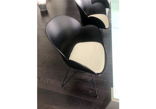 Chaise Dahlia modèle de salle d'exposition 8 pcs