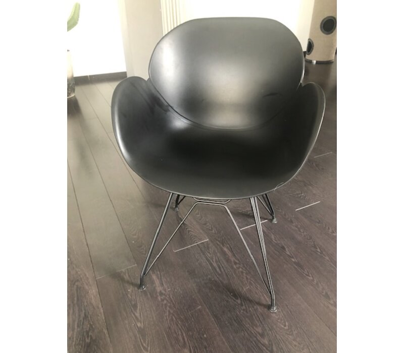 BNO Dalhia stoel showroommodel 8 stuks Dalhia stoel showroommodel 8 stuks