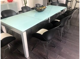 BNO Chaise Dahlia modèle de salle d'exposition 8 pcs Chaise Dahlia modèle de salle d'exposition 8 pcs