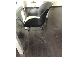 BNO Dalhia stoel showroommodel 8 stuks Dalhia stoel showroommodel 8 stuks