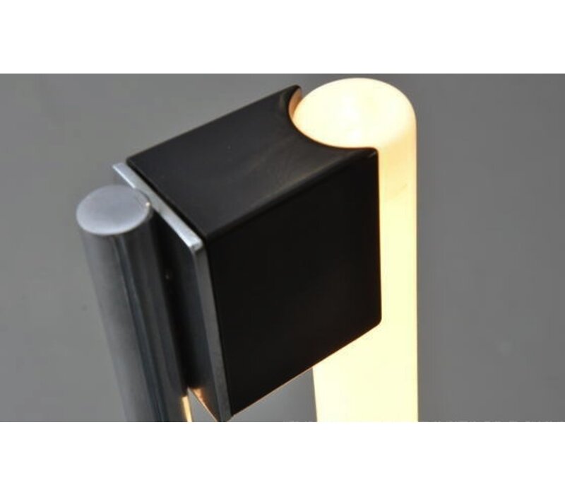 Tube light lampadaire
