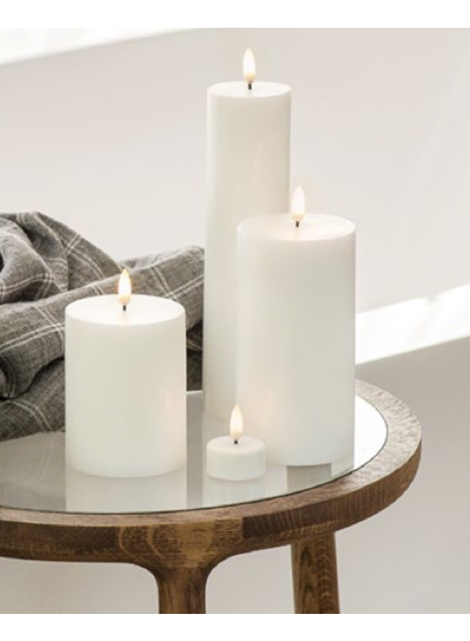 Uyuni Led pillar candle 5.8x hg 15.2cm Nordic White