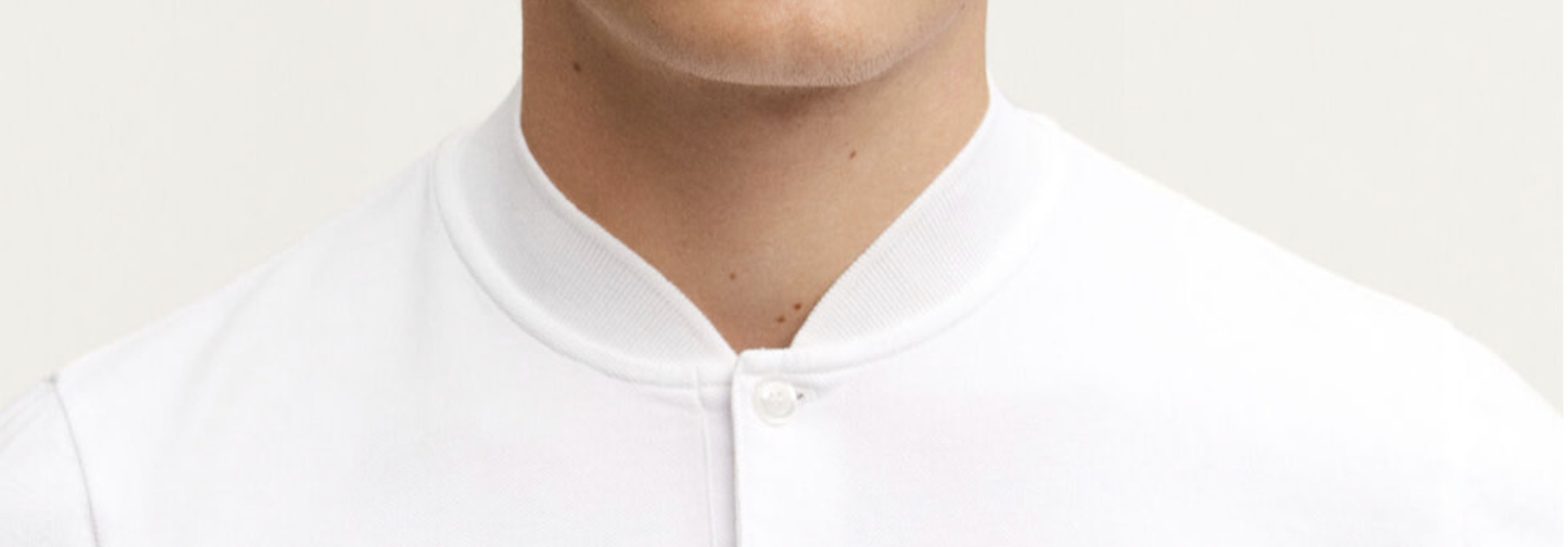 Reino polo sips white