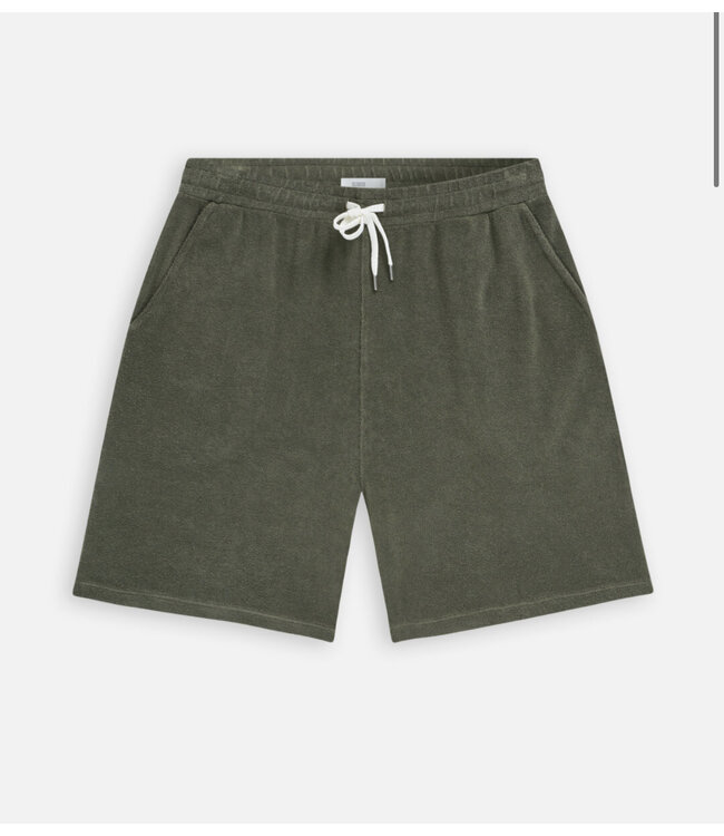 Closed shorts dried basil