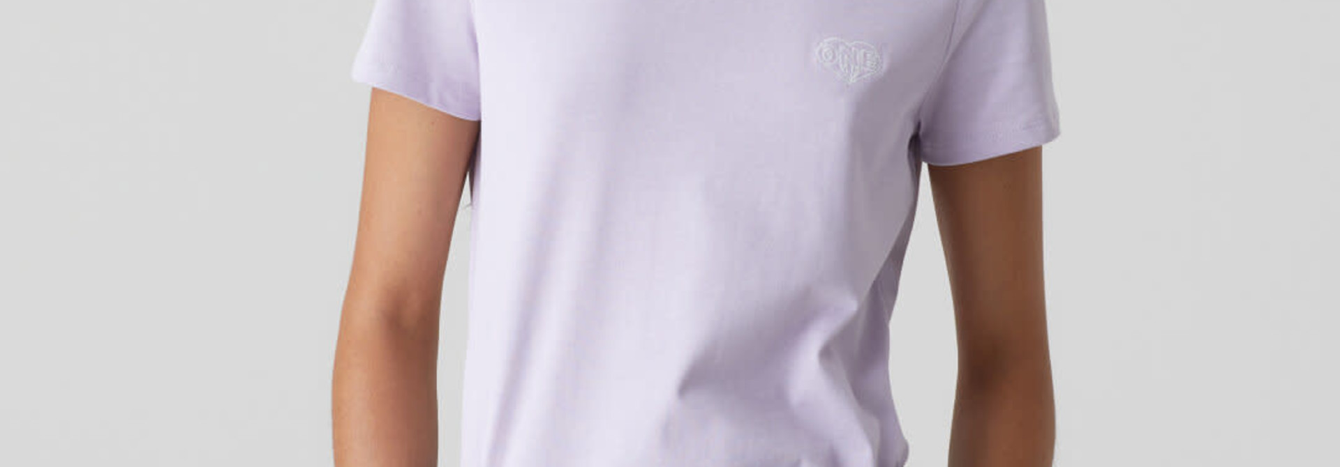 Embroiderd t-shirt purple