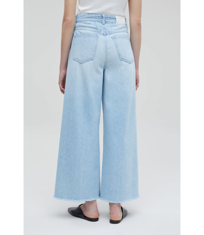 Closed Abigail LBL light blue