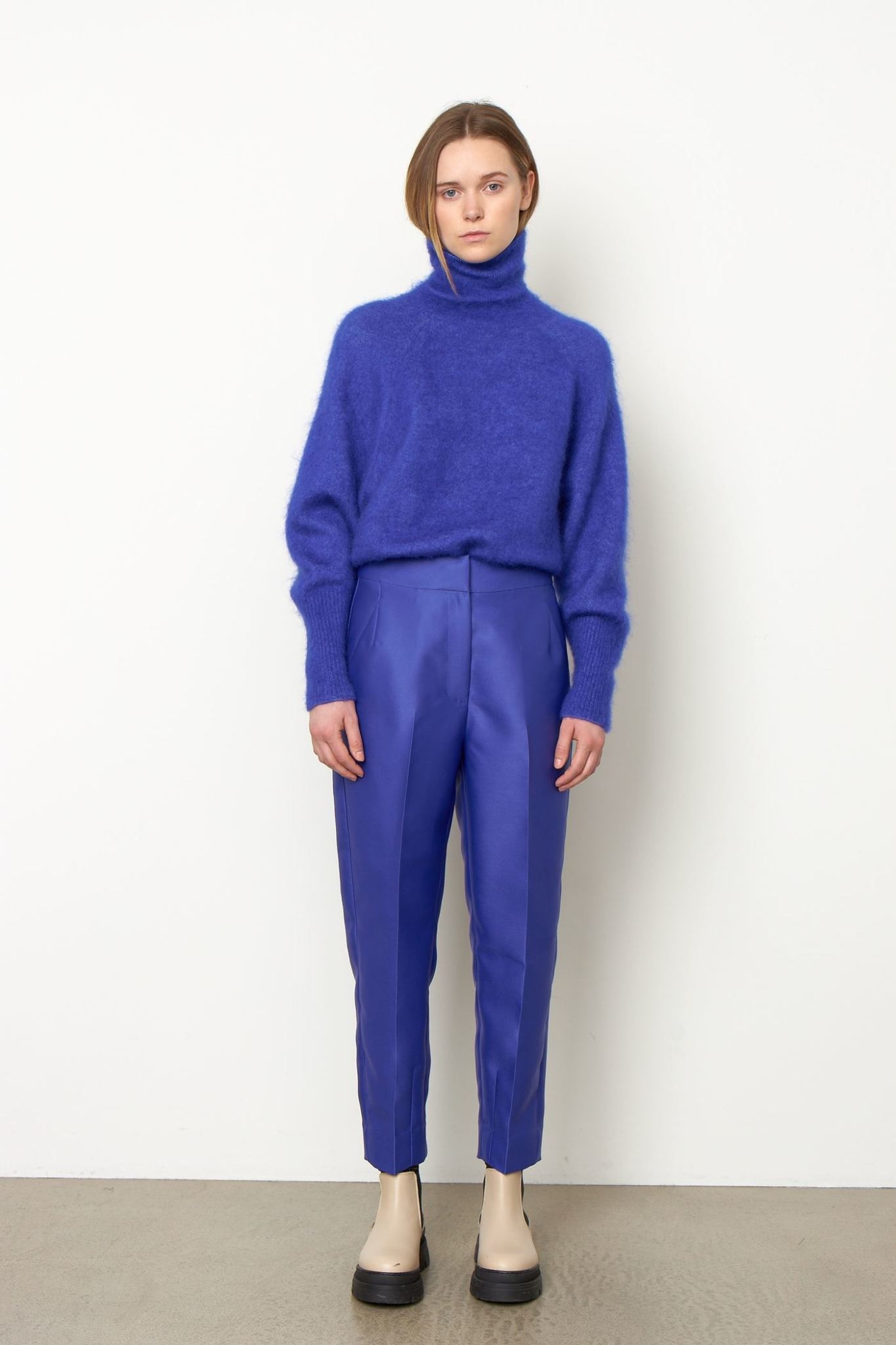 Cherine trousers spectrum blue-10